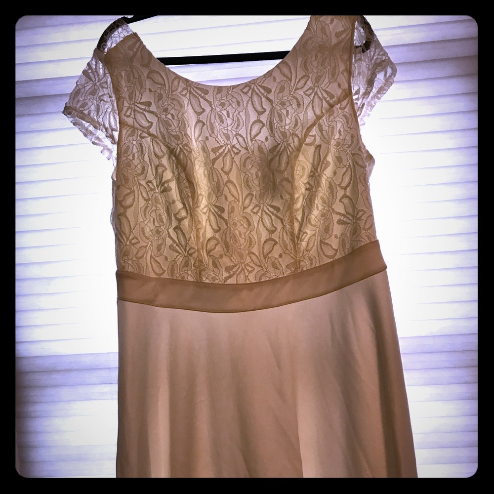 White lace cap sleeved dress. 16w by Trixxi